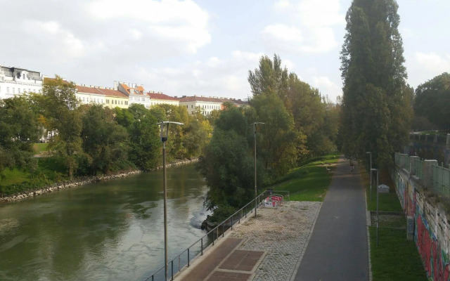 Goldfisch Apartment am Donaukanal