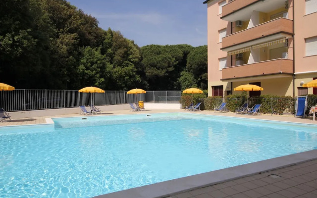 Lovely 3 Room Flat in Rosolina With Shared Pool