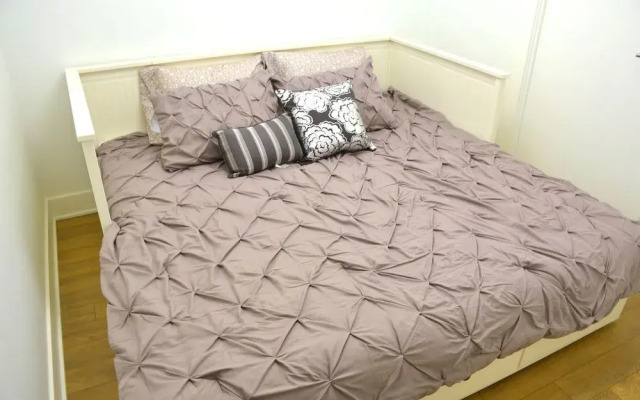 Monki Di Executive Suites - GLAS - Luxury Inner City Home 3 min to Downtown w Private Rooftop Patio Fireplace