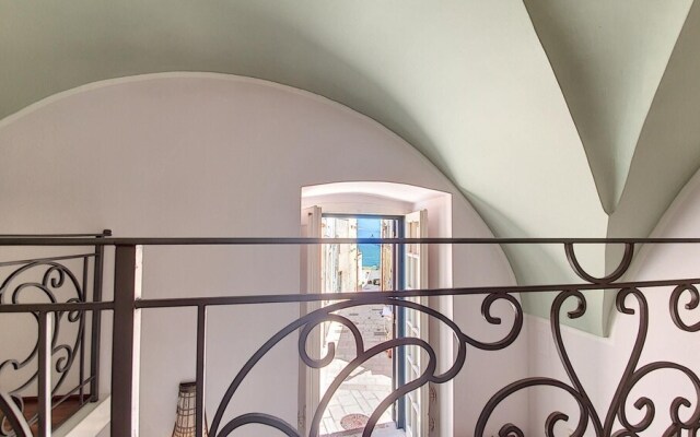 Cst004 in Castro With 3 Bedrooms and 2 Bathrooms