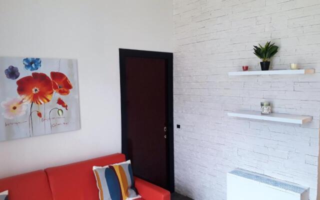 Campione Giulia Exclusive Lakefront apartment by Gardadomusmea
