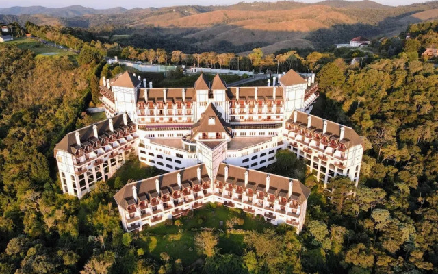 Duplex in a castle in the mountains