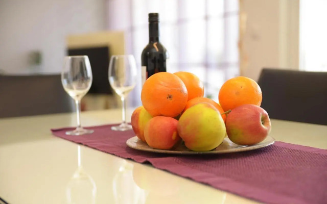 Base Bridge Apartment