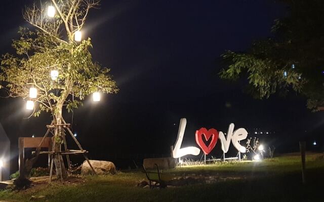 The Moon at Pai