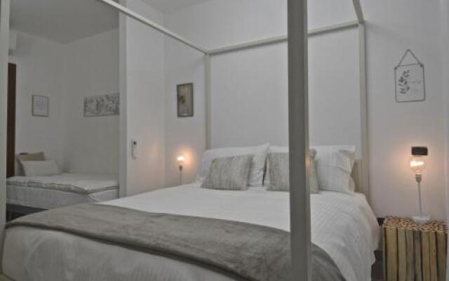 Vatican Luxury 2bd 2ba Apartment