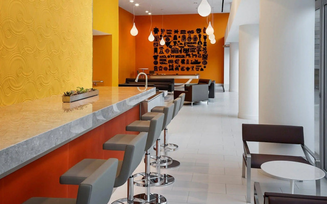 Global Luxury Suites at Chinatown