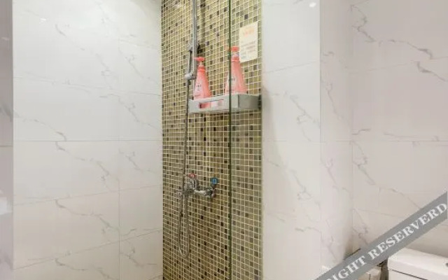 Manfei Theme Apartment Hotel (Chengzhong Wanda Plaza)