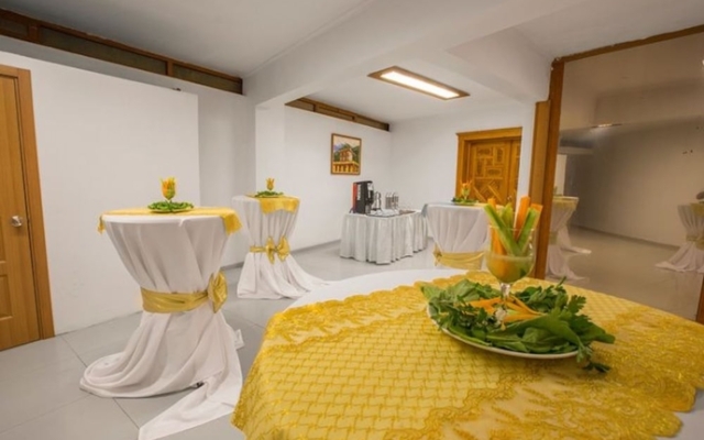 Otel Azmakhan