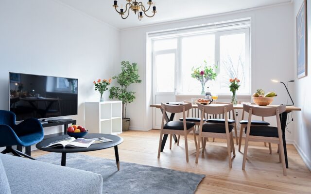 Modern 2-bedroom Apartment in the Family-friendly Suburbs of Copenhagen
