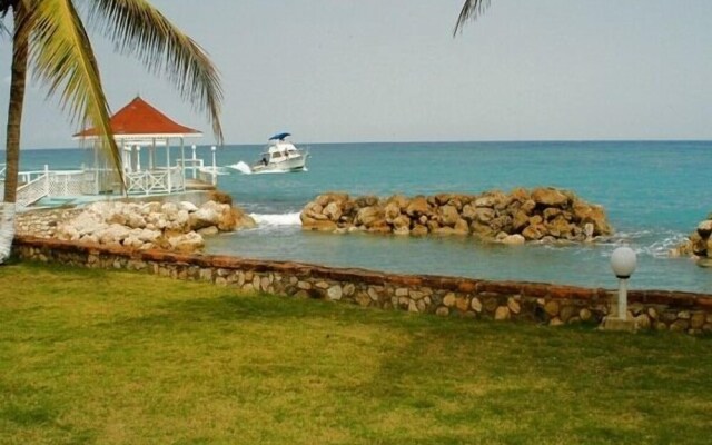 Ocho Rios Beach Resort at ChrisAnn