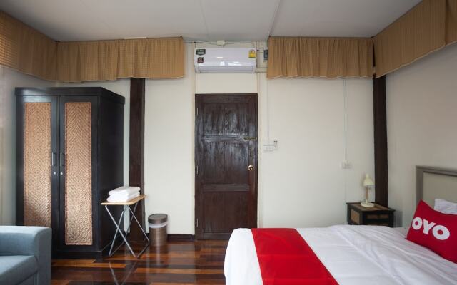 Oyo 708 All Red Hostel Chiang Mai