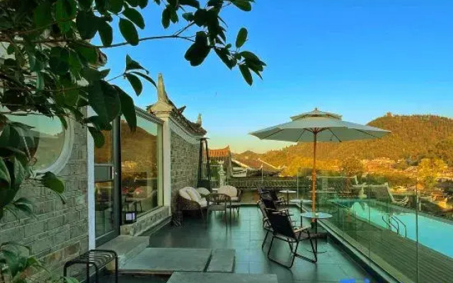 Mount Villa by T Residence