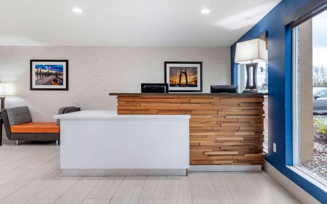 Comfort Inn & Suites Tigard near Washington Square