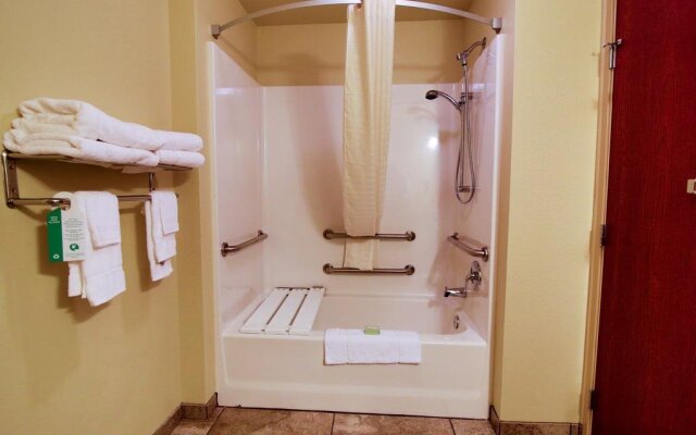 Cobblestone Hotel & Suites – Devils Lake