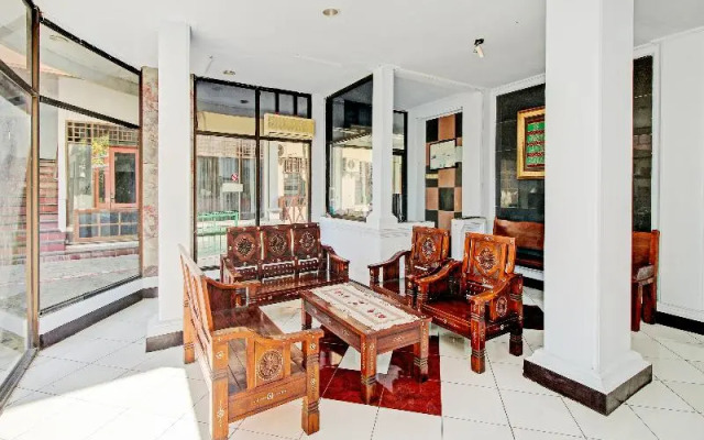 OYO 90372 Hotel Arum Jaya