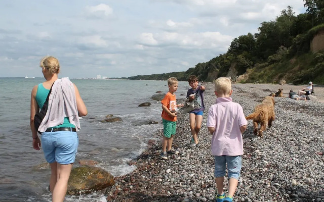 Quaint Holiday Home in Diedrichshagen near Sea Beach