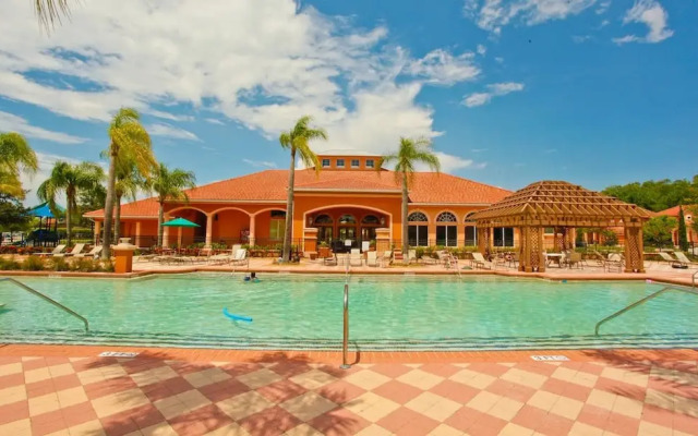 Themed Bedrooms and Large Pool