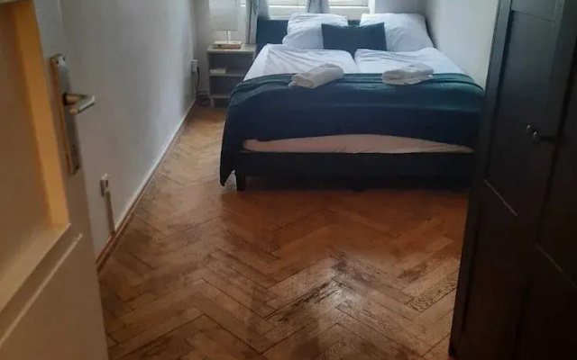 Spacious 2BR 1LR Apartment Central Area