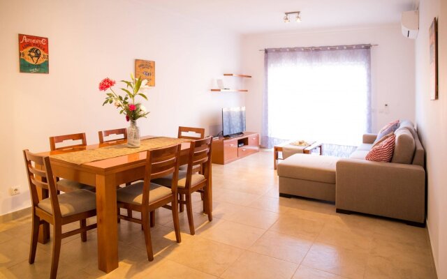 A04 - Large Modern 1 bed Apartment with pool by DreamAlgarve