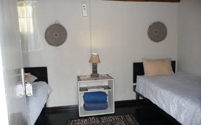 Isinkwe Backpackers Bushcamp