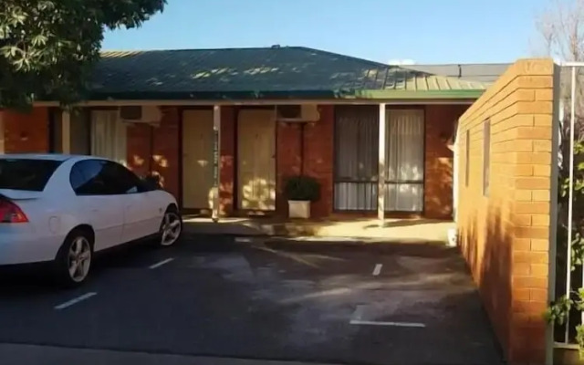 Yambil Inn Motel