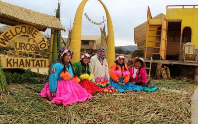 Uros Qhanita Lodge