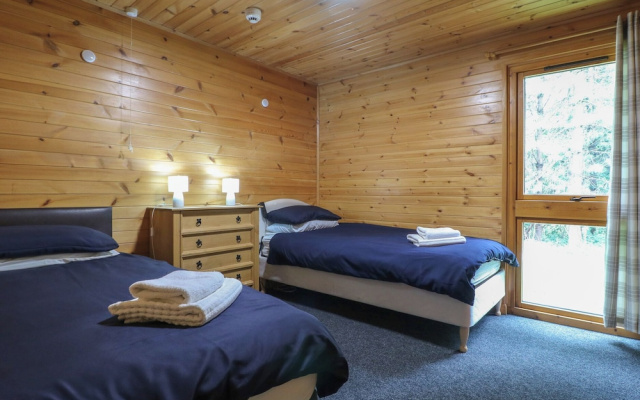 Oak Lodge