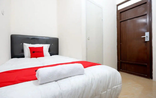 RedDoorz near Akademi Kepolisian Semarang