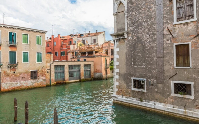 Varoter Design Venetian Studio