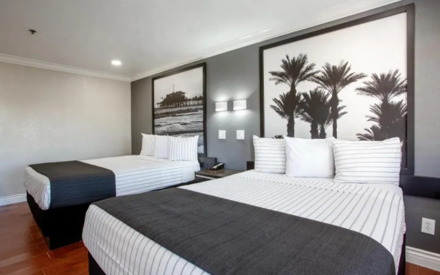 Elev8 Hotel Los Angeles LAX