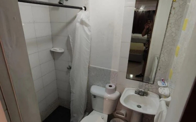 MR1-1G APARTAMENTO BASICO CERCA AL MAR CON AIRE ACONDICIONADO Y WIFi PARA 4 PERSONAS