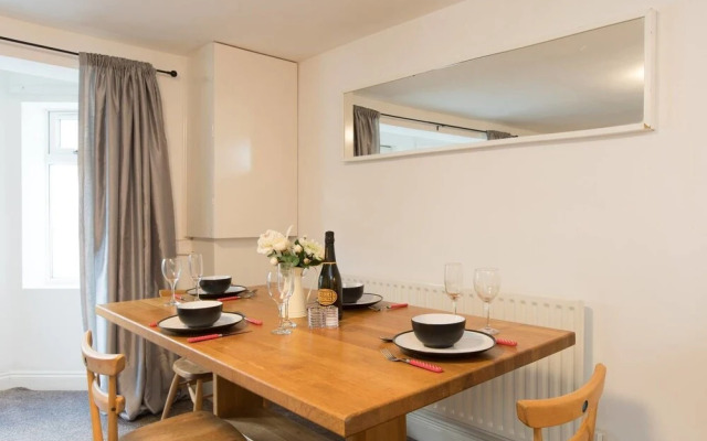 Spacious Apt N/city Centre & Stokes Croft Sleeps 4