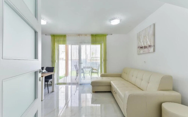 Cascade villas with private garden and jacuzzi