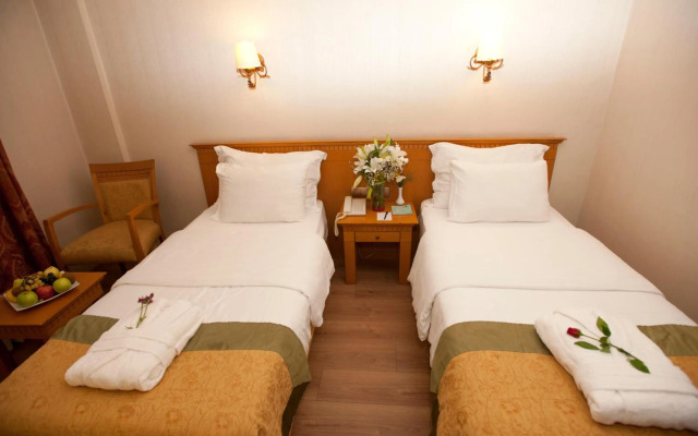 Usta Park Hotel