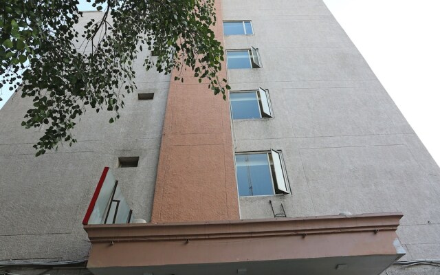 OYO 645 Hotel Tourist Deluxe