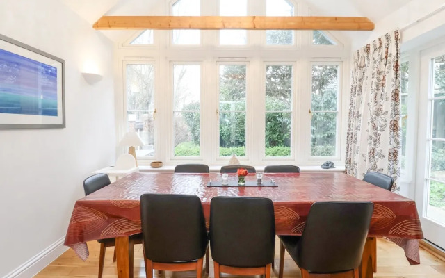 9 Church Farm Rise