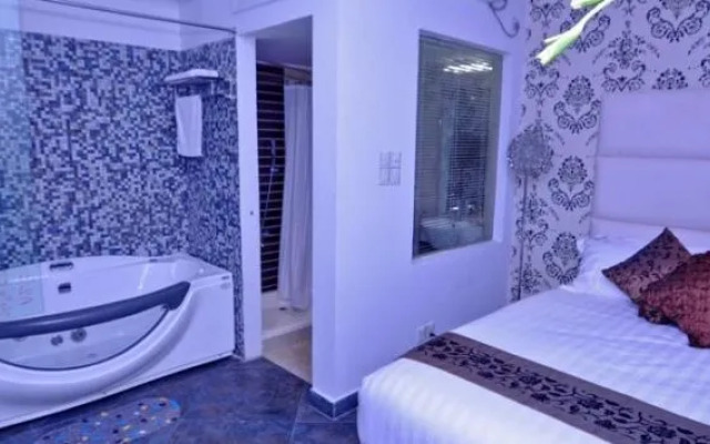 Contemporary Heights Hotel