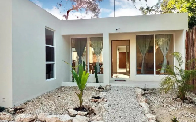 Villa Kuxtah, Beautiful bungalow with Private Pool