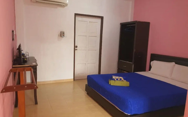 OYO 90410 D'Geting Beach Resort