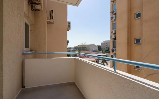Andrea 3-BR Apt in Mackenzie With Pool