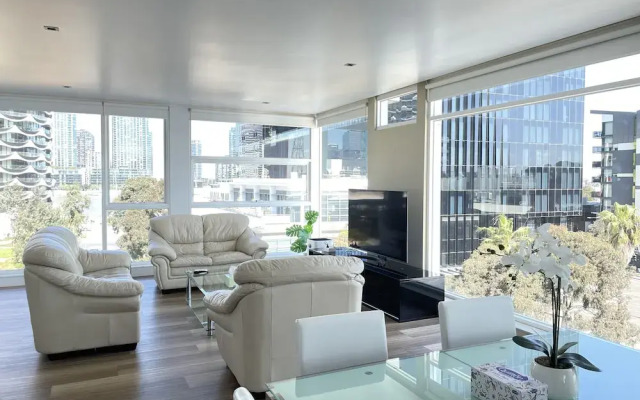 Luxury Penthouse Above the Shopping Town