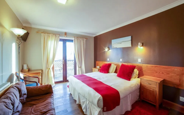 Orasay Inn