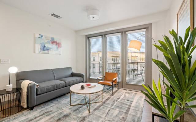 Arlington Inspired 2BD 2BA Deluxe Apartment
