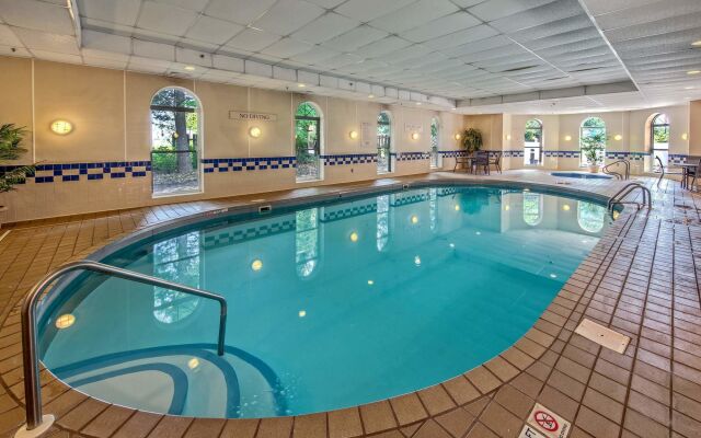 Fairfield Inn & Suites by Marriott Russellville