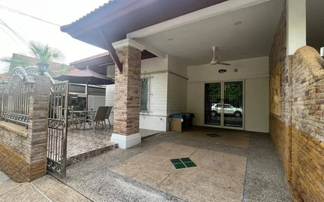 Valley 40 - 2 bdr Private Villa Near Phuket Town