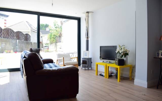 2 Bedroom Modern Family Home