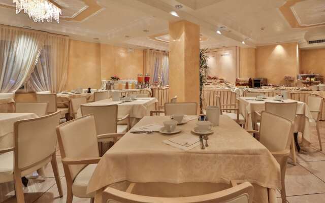 Hotel Globus, Sure Hotel Collection by Best Western