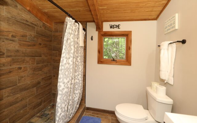 Bear Trails - Two Bedroom Cabin