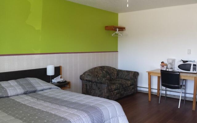 Moosomin Motel