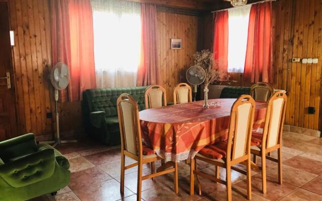 Lellei Pihenőház Balatonlelle
